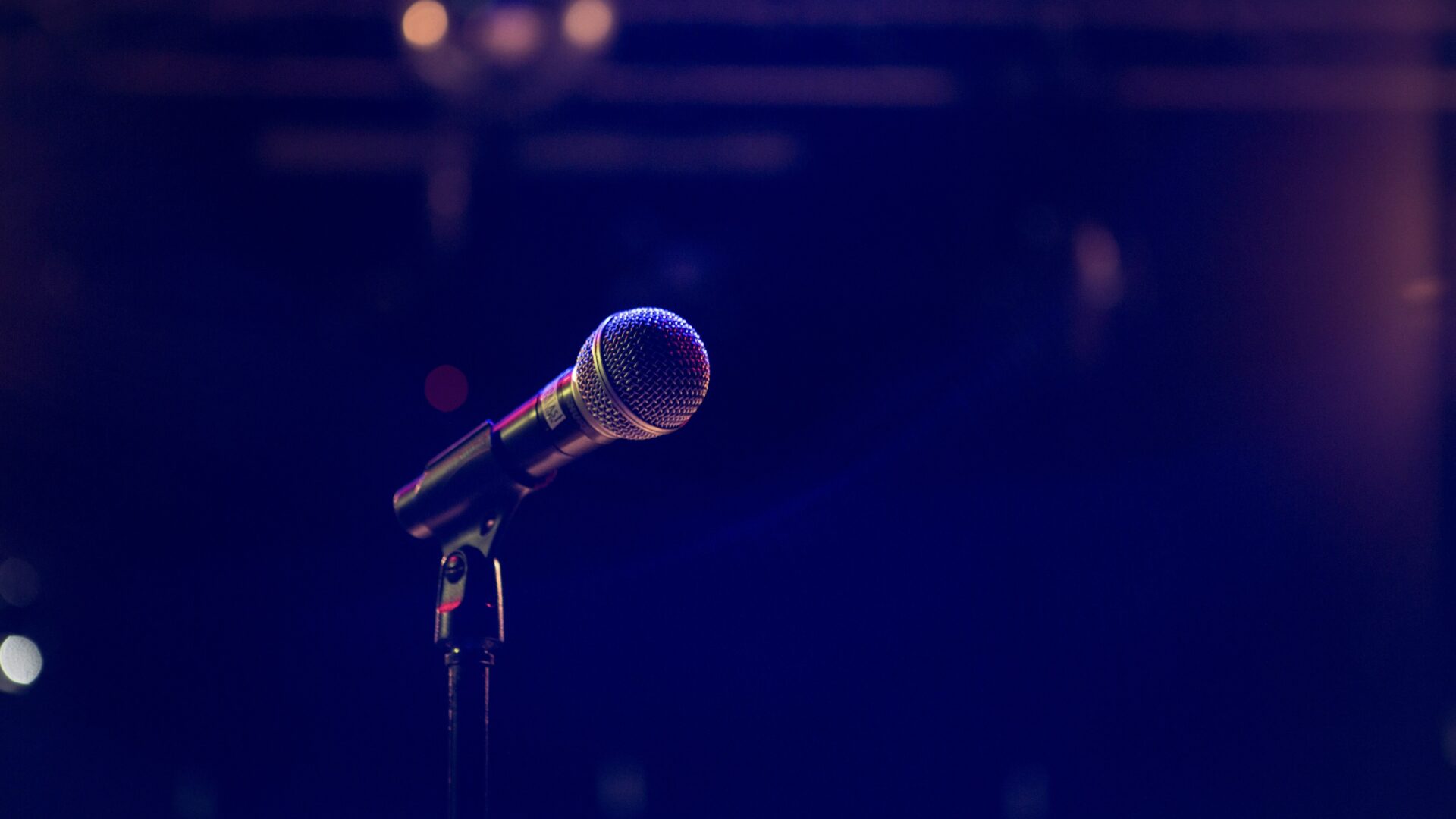 Microphone for singing and comedy