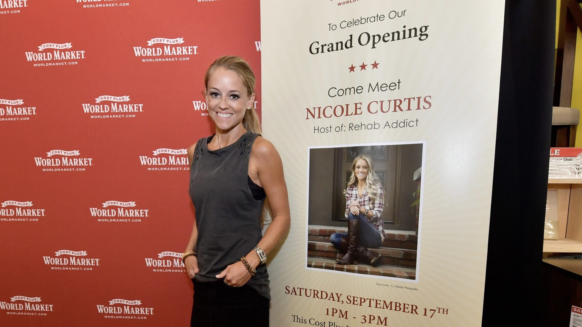 Nicole Curtis